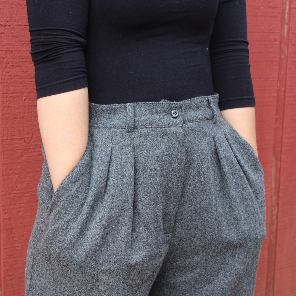 Vintage Style Fitted Wool Shorts (Gray)